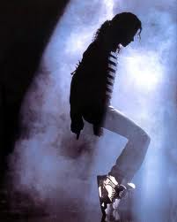 Michael Jackson causó su propia muerte, asegura la defensa del médico