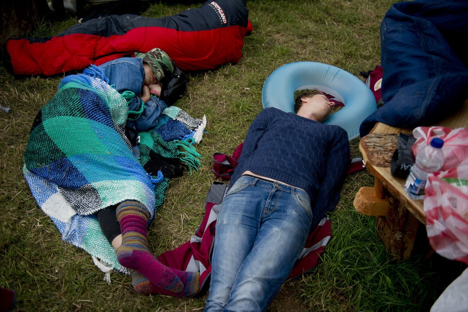 38 Fotos que capturan los tostados despues del Festival Glastonbury