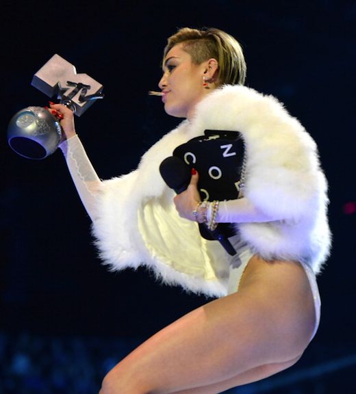 Miley Cyrus habló de su reciente escándalo en los EMA