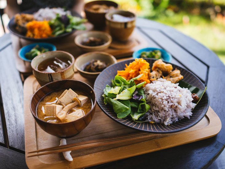 El balance perfecto: Los japoneses mueren a los 100 años por comer bien