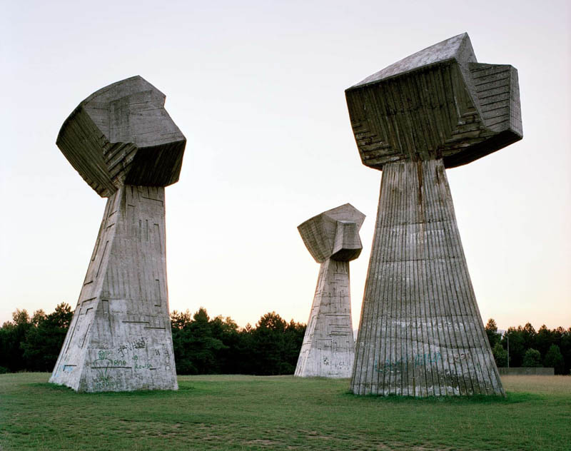 Spomeniks: Los increíbles monumentos de la 2da Guerra mundial que tienes que ver! By Jan Kempenaers