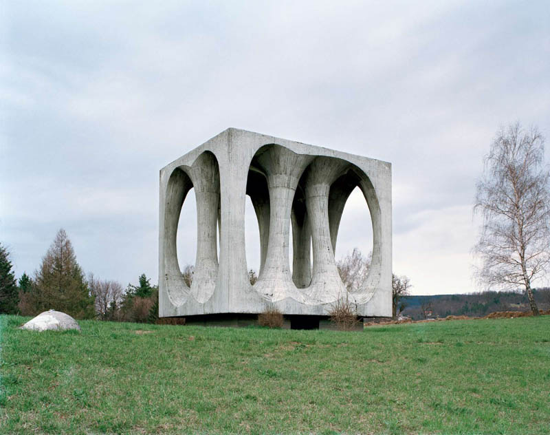 Spomeniks: Los increíbles monumentos de la 2da Guerra mundial que tienes que ver! By Jan Kempenaers