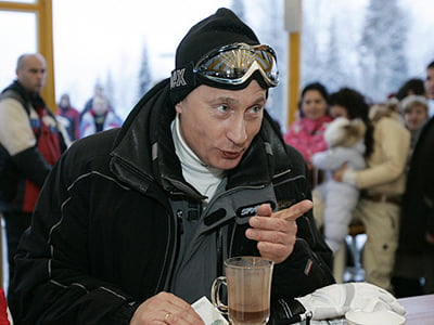 Vladimir Putin feat Juan Manuel Santos: El primer ministro ruso quiere construir una via a su Ski Resort favorito.